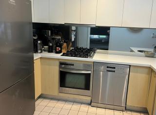 Relaxed Coastal Newport Getaway - 1