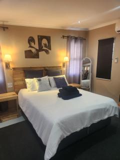 Anique's Guest house - 0