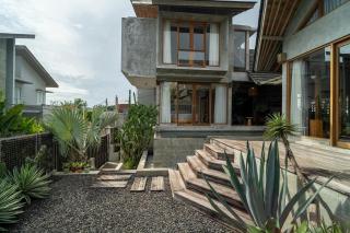 3BR Modern Industrial Villa in the Heart of Canggu by Santi Management - 6