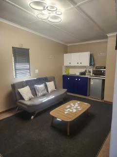 Anique's Guest house - 3