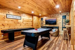 Spacious Mountain Cabin with Hot Tub & Game Room near Downtown Gatlinburg, Tennessee - 5