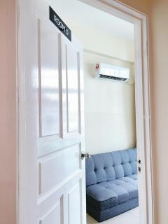 Cozy 2-Bedroom Balcony Suite with Living Room - 4