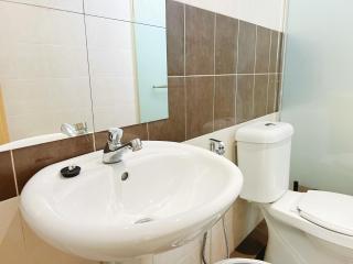 Cozy 2-Bedroom Balcony Suite with Living Room - 3