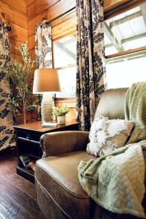 Outstanding Cabin with Hot-tub and Great Forest Views in Sevierville, Tennessee - 4