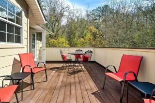 Cozy Wooden Cabin with Fireplace, Foosball and Hot-tub in Gatlinburg, Tennessee - 9