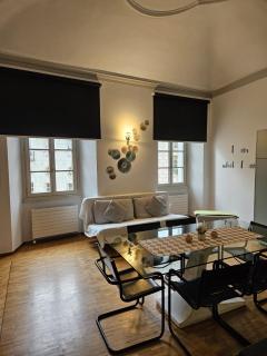 Bellinzona Piazza Collegiata - 8