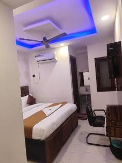 Hotel Sky Residency Couple Friendly - 2