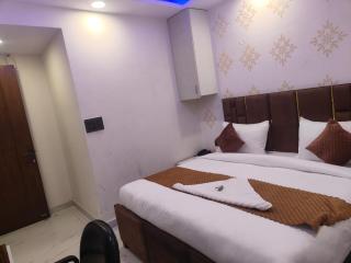 Hotel Sky Residency Couple Friendly - 3