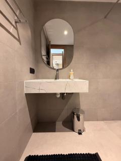 Friendly 2-bedroom apartment - 9