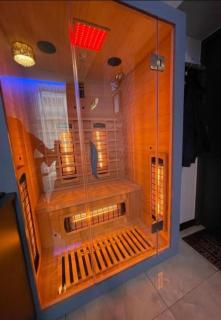 Gold Glass z Jacuzzi &Sauną Rynek Centrum - 5