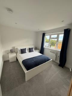 2 Bedroomed Bungalow with Large Hottub - 2