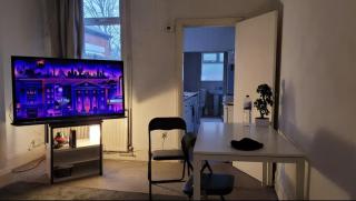 Three Bedroom House in Quiet Road near City Centre - 3