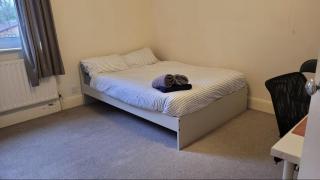 Three Bedroom House in Quiet Road near City Centre - 8