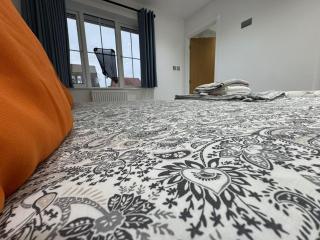 WBC 1 Modern Large Ensuite Room Wednesbury - 7