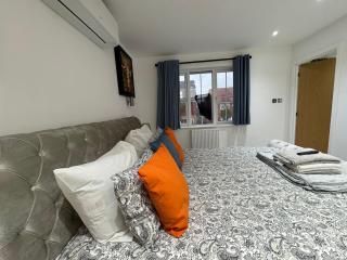 WBC 1 Modern Large Ensuite Room Wednesbury - 2