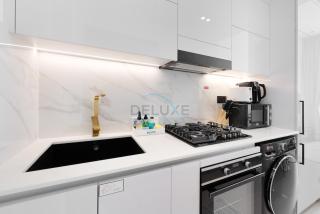 Modern Studio on High Floor with Stunning City Views near Circle Mall and Community Parks - Binghatti Tulip, JVC - by Deluxe Holiday Homes - 6