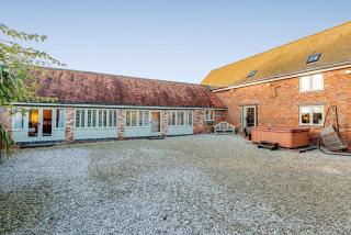 Oakfield Barn - Stylish Stay for Large Groups - 2