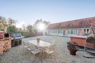 Oakfield Barn - Stylish Stay for Large Groups - 6