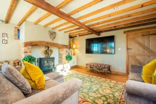 Oakfield Barn - Stylish Stay for Large Groups - 5