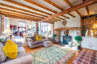 Oakfield Barn - Stylish Stay for Large Groups - 4