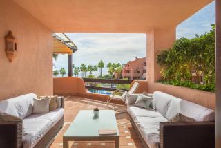 High standard beach front apartment - 9