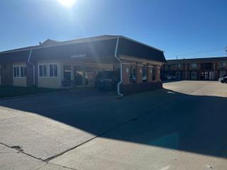 Crete Inn by Capital O Near Lincoln - 9