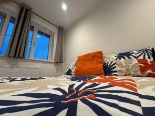 WBC Modern Ensuite room Wednesbury R3 - 4