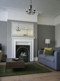 Harlow Apartment 2, deluxe 2 bedroom apt - 9