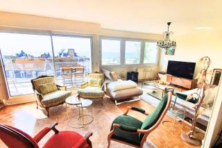 Bright apt with balcony panoramic view - 9