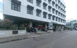 RedDoorz Premium at MyTown New York - 8