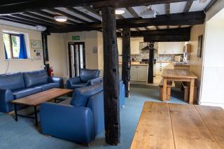 Traditional Welsh Longbarn - 9