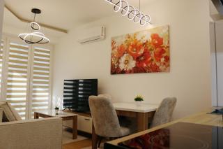 S Lux Center Suites - 8