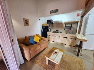 Cozy 1-Bedroom Apt 3mins to Beach & Private Restaurant - TRR7 - 3