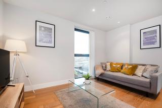 Spacious 2 Bed Battersea - 8