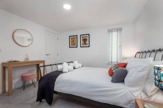 Lamond Drive Garden Apartment - 1