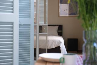 Gladstone Apartment by Tangerine - 0