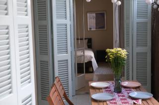 Gladstone Apartment by Tangerine - 2