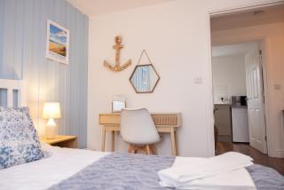 Snettisham Haven: Bright 2BD Coastal Retreat - 6