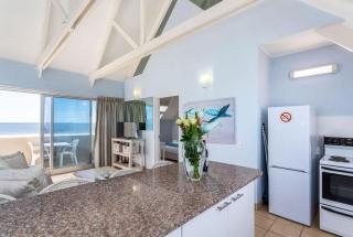 Dolphin Beach H305 - 3