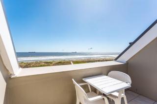 Dolphin Beach H305 - 4