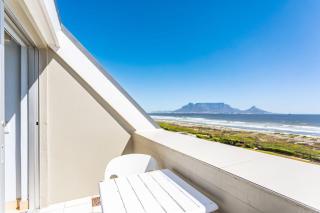 Dolphin Beach H305 - 5