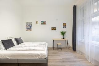 The Rakoczi 51 Urban Trio, Elegant City Apartments under One Roof - Budapest - 3