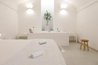 Suite tra Travi Antiche & Idromassaggio - Lusso Moderno nel Cuore di Terracina - 10' dal Mare - Wifi - 8