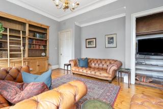 Charming Central Stay - 9