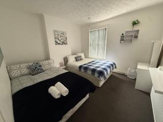 Rems 3bed apartment with games for fun, close to gym and garden view - West Bromwich - 9
