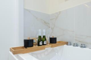 LUXURY APARTMENT JACUZZi - 9