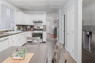 Bungalow on Baldwin - 3 bed 2 bath - 7