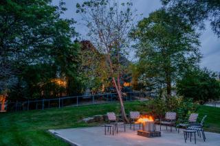 Urban Farmstead Family Retreat - Game Barn - 8