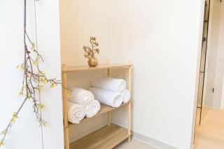 Charming Jordaan Apartment, Canal Views - 4