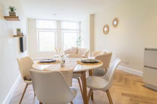 Charming Jordaan Apartment, Canal Views - 0